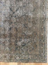 Load image into Gallery viewer, Antique Tabriz 2’9” x 4’5”