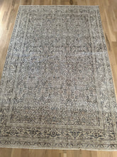 Load image into Gallery viewer, Vintage Turkish 5’1” x 7’9”