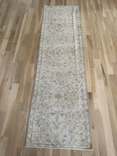 Load image into Gallery viewer, Vintage Turkish 2’4” x 8’2”