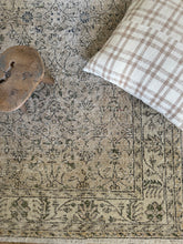 Load image into Gallery viewer, Vintage Turkish 6’9” x 10’9”