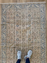 Load image into Gallery viewer, Vintage Turkish 3’10” x 7’