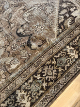 Load image into Gallery viewer, Antique Mahal 7’2” x 10’3”