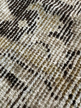 Load image into Gallery viewer, Antique Mahal 10’ x 13’1”