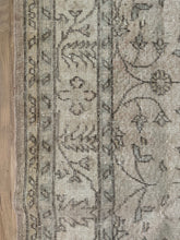 Load image into Gallery viewer, Vintage Turkish 6’2” x 10’4”