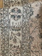 Load image into Gallery viewer, Vintage Turkish 7’5” x 10’5”