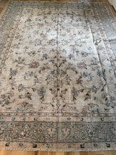 Load image into Gallery viewer, Vintage Mahal 8’9” x 11’