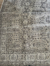 Load image into Gallery viewer, Vintage Turkish 9’ x 11’11”