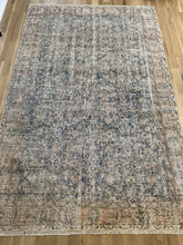 Load image into Gallery viewer, Vintage Turkish 5’8” x 8’10”