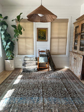 Load image into Gallery viewer, Antique Mahal 9’ x 11’1”