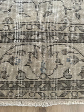 Load image into Gallery viewer, Vintage Turkish 7’3” x 10’9”