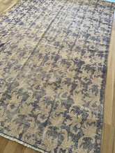 Load image into Gallery viewer, Vintage Turkish 6’8” x 9’9”
