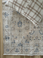 Load image into Gallery viewer, Vintage Turkish 3’8” x 6’9”