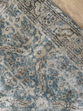 Load image into Gallery viewer, Vintage Turkish 3’9” x 7’2”