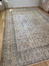 Load image into Gallery viewer, Vintage Turkish 8’ x 11’5”
