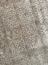 Load image into Gallery viewer, Vintage Kayseri 6’6” x 9’6”