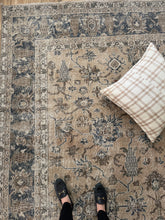 Load image into Gallery viewer, Vintage Turkish 8’5” x 11’10”