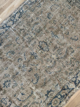 Load image into Gallery viewer, Vintage Turkish 5’ x 7’8”