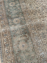 Load image into Gallery viewer, Vintage Kayseri 8’2” x 11’11”