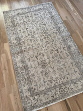 Load image into Gallery viewer, Vintage Turkish 3’11” x 6’8”