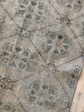 Load image into Gallery viewer, Vintage Turkish 3’8” x 6’5”