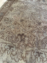 Load image into Gallery viewer, Antique Malayer 2’6” x 8’6”
