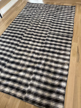 Load image into Gallery viewer, Vintage Kilim 5’3” x 9’