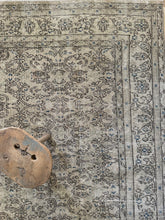 Load image into Gallery viewer, Vintage Turkish 7’2” x 9’8”
