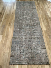 Load image into Gallery viewer, Antique Heriz 2’11” x 9’