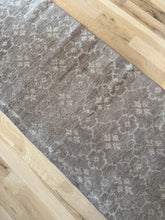 Load image into Gallery viewer, Vintage Turkish 2’5” x 9’1”