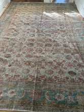 Load image into Gallery viewer, Antique Mahal 10’ x 13’8”