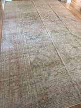Load image into Gallery viewer, Antique Mahal 8’ x 13’7”