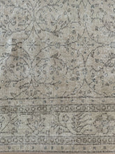 Load image into Gallery viewer, Vintage Turkish 7’3” x 10’7”