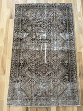 Load image into Gallery viewer, Vintage Persian 3’9” x 6’1”