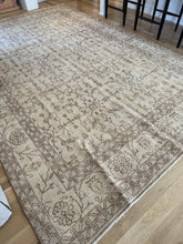Load image into Gallery viewer, Vintage Turkish 6’7” x 10’2”