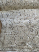 Load image into Gallery viewer, Vintage Turkish 2’4” x 8’2”