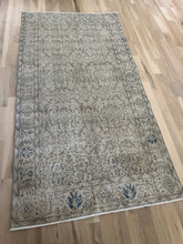Load image into Gallery viewer, Vintage Turkish 3’7” x 6’11”
