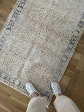 Load image into Gallery viewer, Vintage Turkish 3’4” x 6’3”