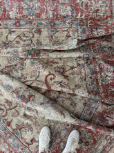 Load image into Gallery viewer, Vintage Kayseri 9’9” x 13’9”