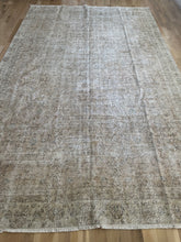 Load image into Gallery viewer, Vintage Turkish 7’9” x 12’1”