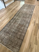 Load image into Gallery viewer, Vintage Heriz 3’ x 10’3”