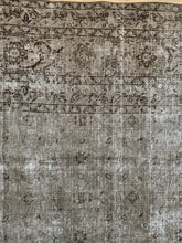 Load image into Gallery viewer, Vintage Persian Rug 6’5” x 9’6”
