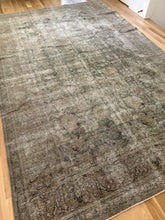 Load image into Gallery viewer, Antique Mahal 7’ x 10’10”