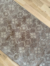 Load image into Gallery viewer, Vintage Turkish 2’5” x 7’8”