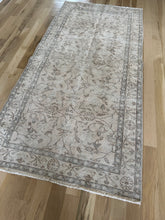 Load image into Gallery viewer, Vintage Turkish 3’3” x 6’7”