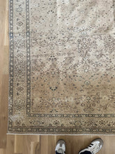 Load image into Gallery viewer, Vintage Kayseri 7’8” x 11’9”