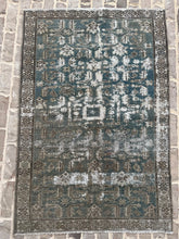 Load image into Gallery viewer, Antique Malayer 3’ x 4’4”