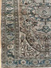 Load image into Gallery viewer, Antique Heriz 3’9” x 4’5”