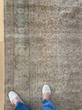 Load image into Gallery viewer, Vintage Kayseri 8’2” x 11’11”