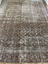 Load image into Gallery viewer, Antique Mahal 9’6” x 12’3”