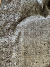 Load image into Gallery viewer, Vintage Persian Rug 6’5” x 9’6”